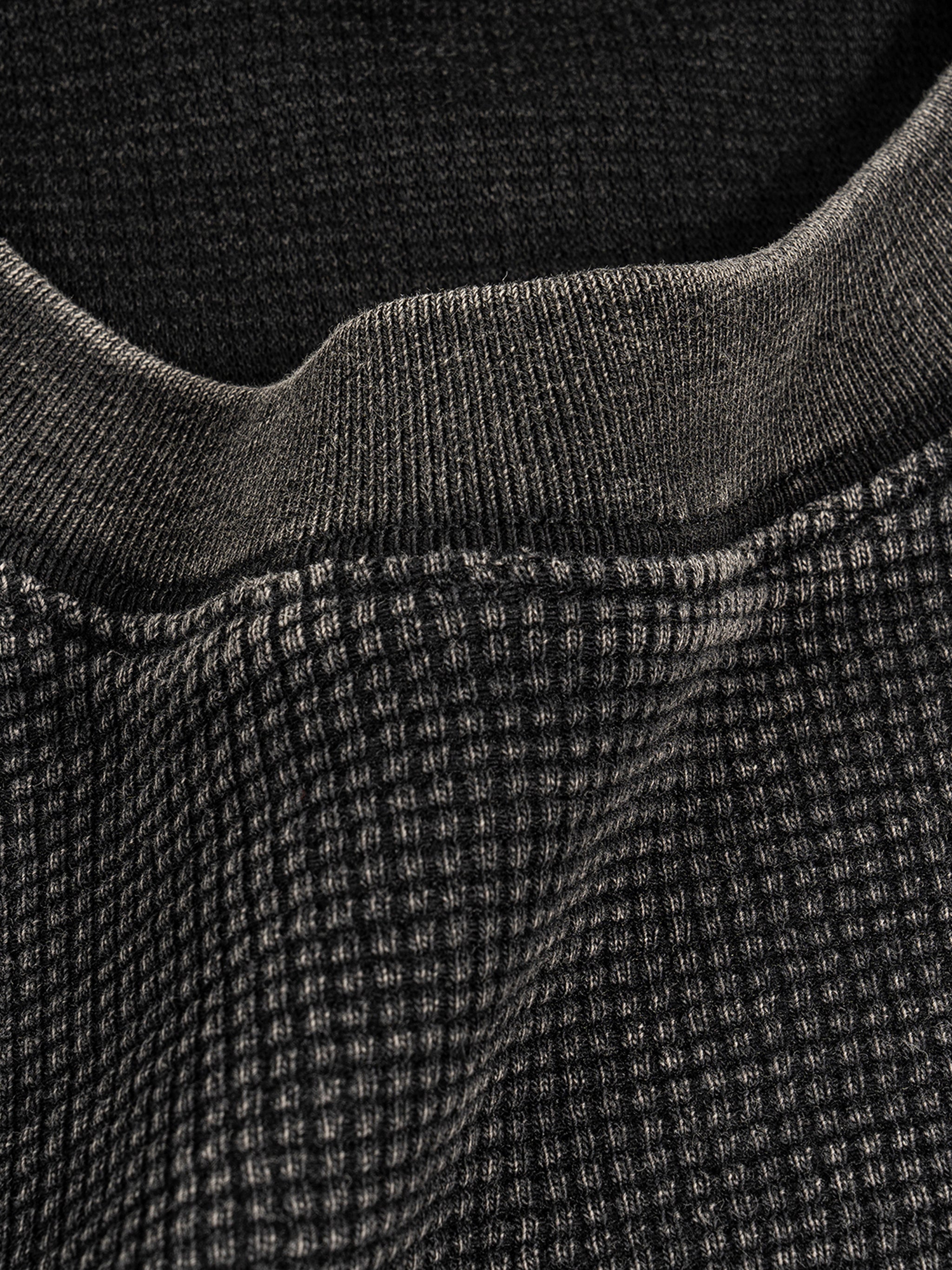 T-shirt texturé gaufré délavé à la coupe carrée