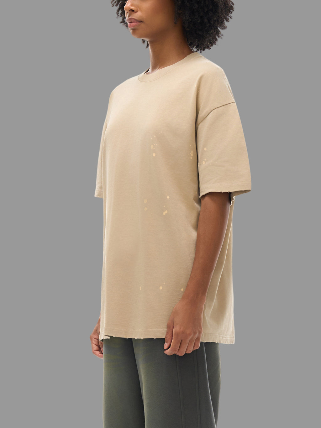 T-shirt à effet délavé et effiloché à la main