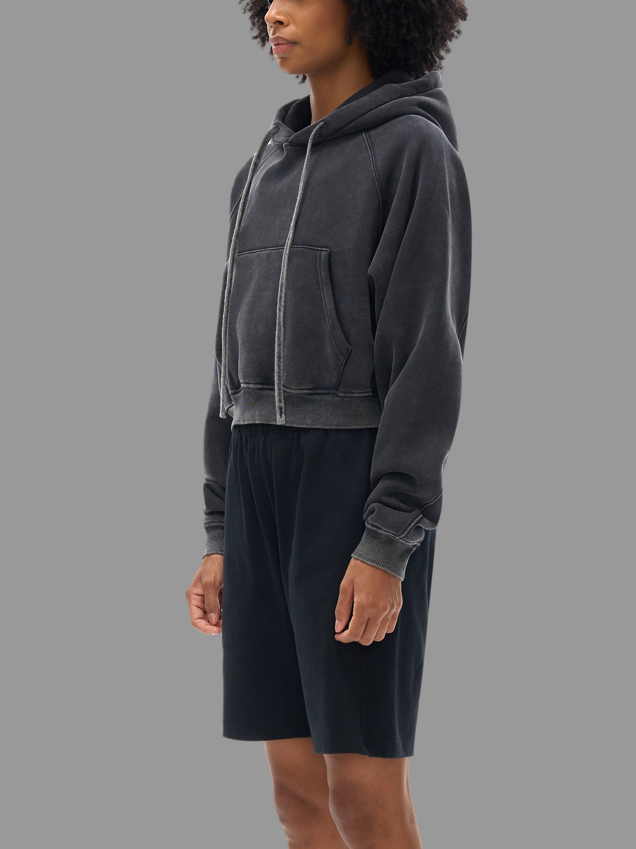 Hoodie court délavé à la neige