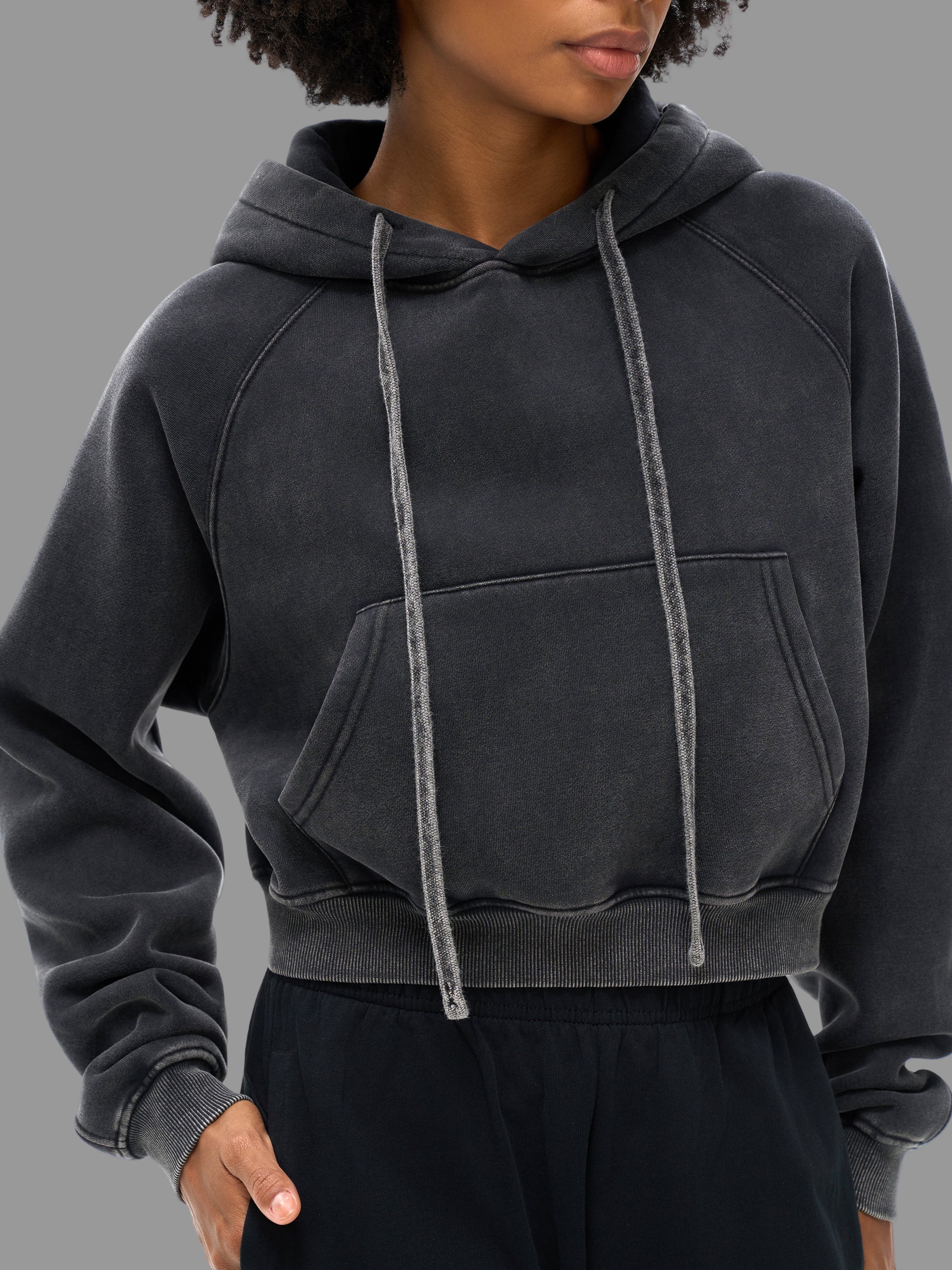 Hoodie court délavé à la neige