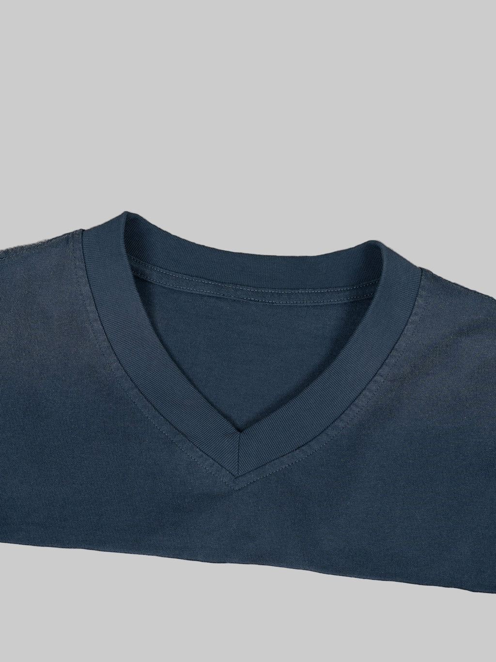 T-shirt à blocs dégradées par le soleil